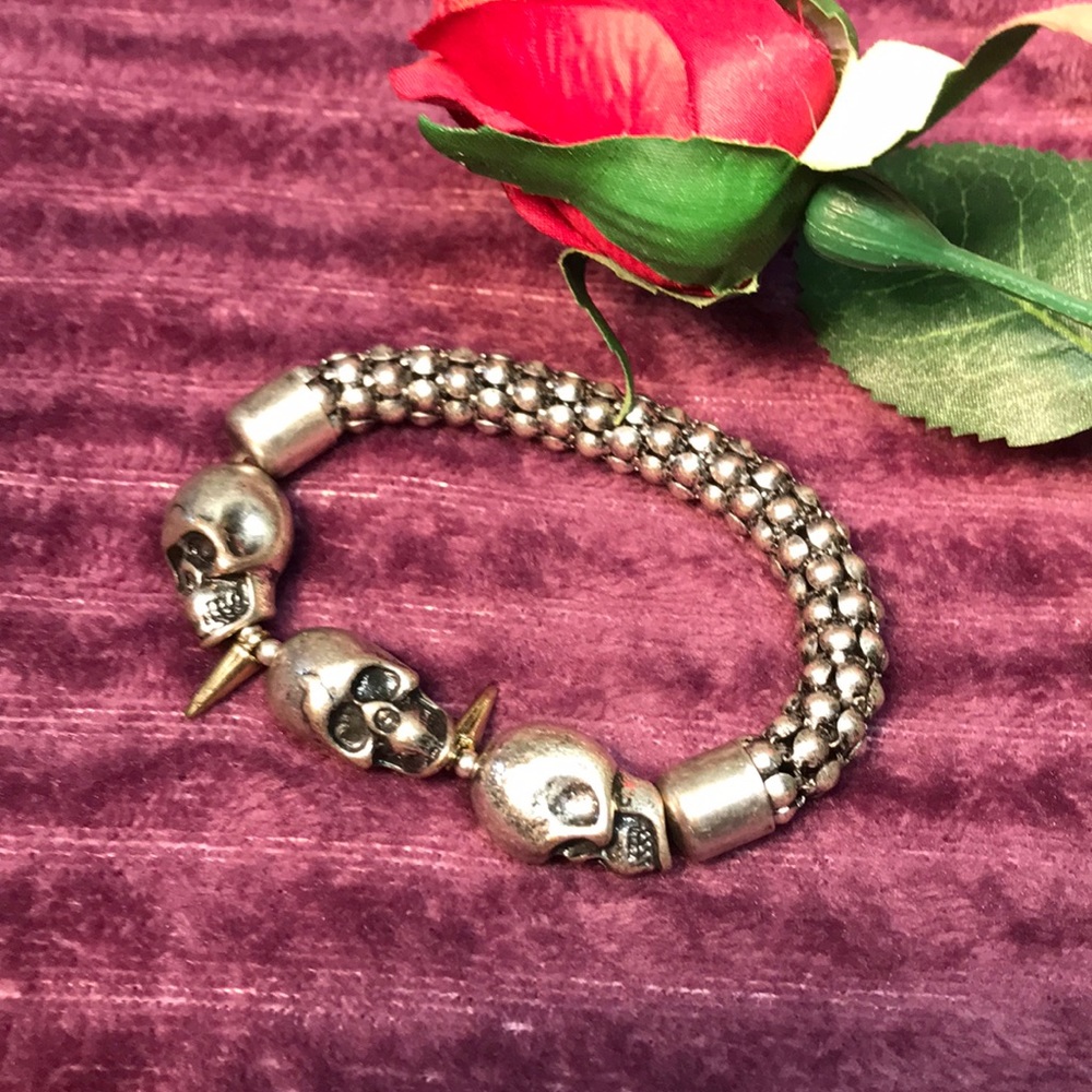 Skull silver stretch bracelet